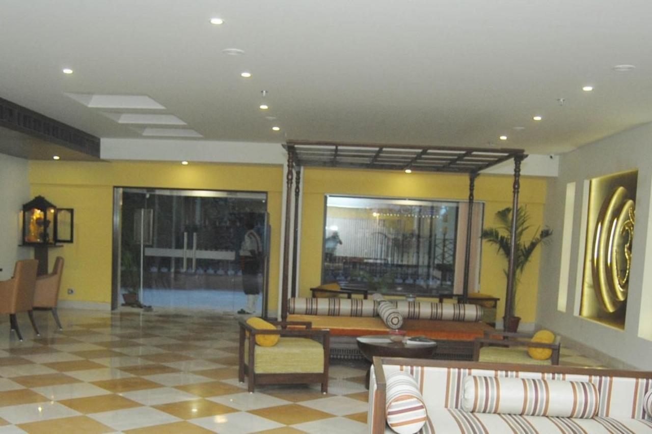 Hotel Abigail Goradia'S เชอร์ดี ภายนอก รูปภาพ