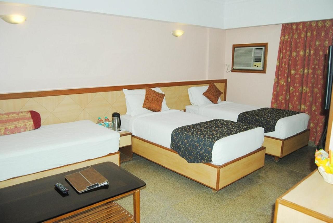 Hotel Abigail Goradia'S เชอร์ดี ภายนอก รูปภาพ