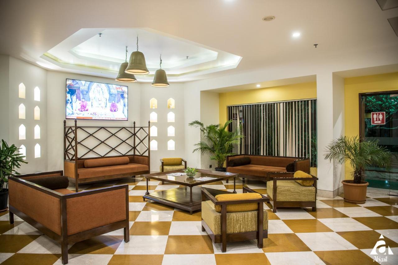 Hotel Abigail Goradia'S เชอร์ดี ภายนอก รูปภาพ