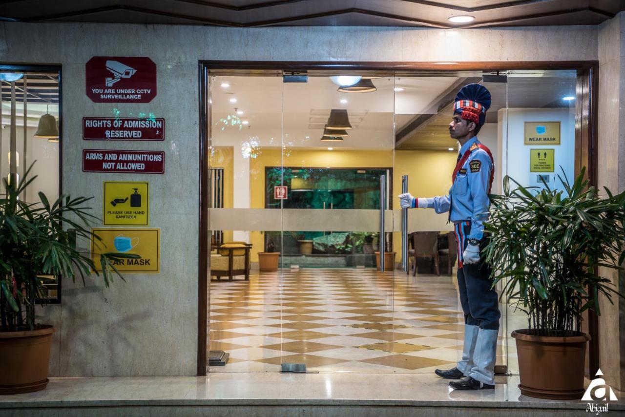 Hotel Abigail Goradia'S เชอร์ดี ภายนอก รูปภาพ