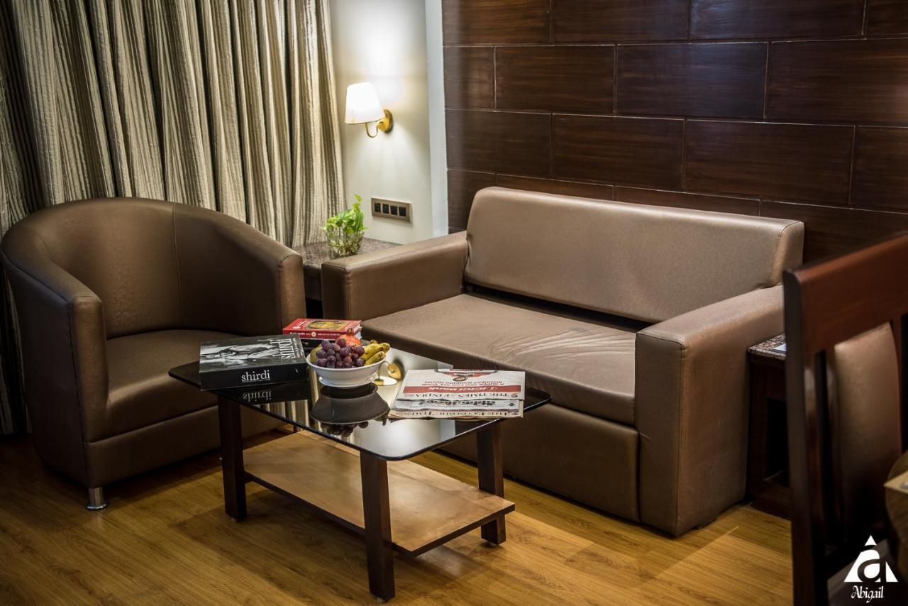 Hotel Abigail Goradia'S เชอร์ดี ภายนอก รูปภาพ